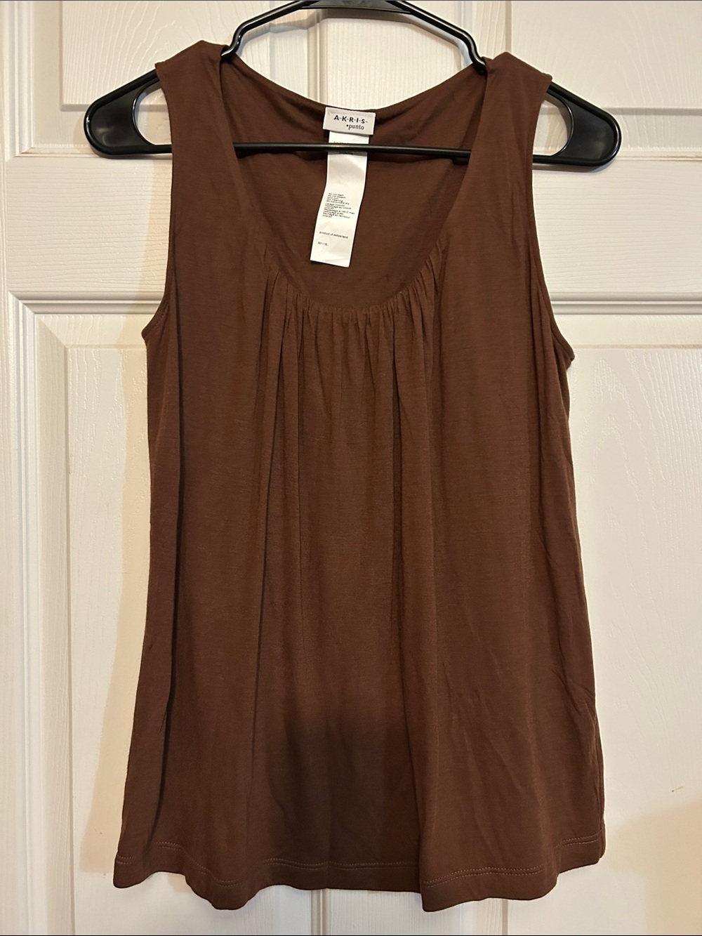 Akris Punto Brown Scoop Pleaded Neck Sleeveless Tank